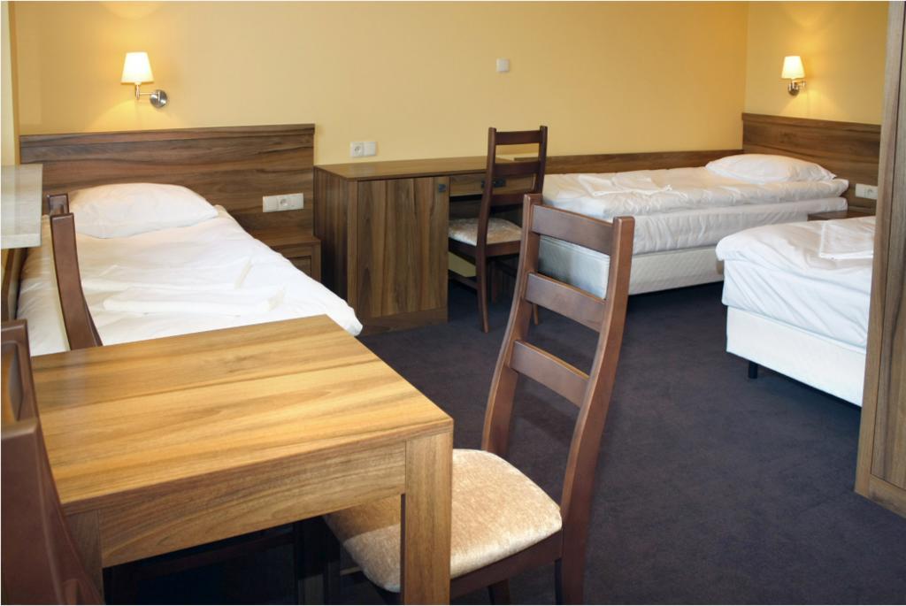 Hotel Ambasada Krobia Szoba fotó